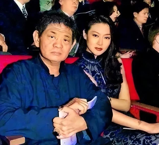 7位“一脫成名”的女星，有人成一線有人嫁豪門，有人成“癲王”