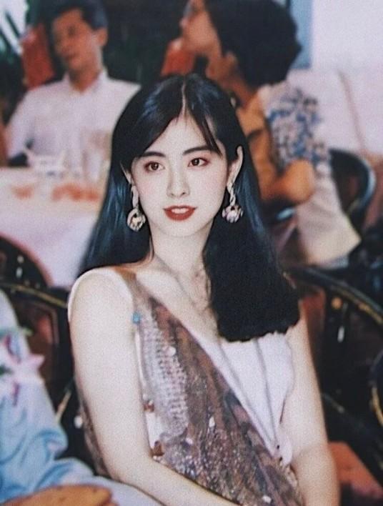 給國內“10大美女演員”排名，林志玲僅第6，迪麗熱巴高居第3