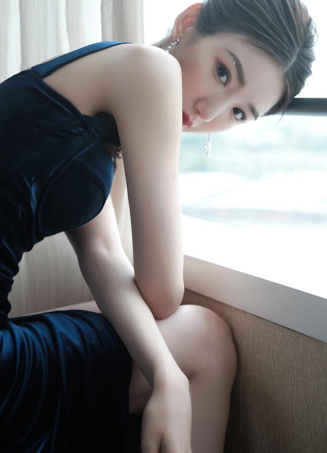 八位美女寫真，風姿綽約小天仙，驚鴻一瞥清流溪，有你喜歡的嗎？