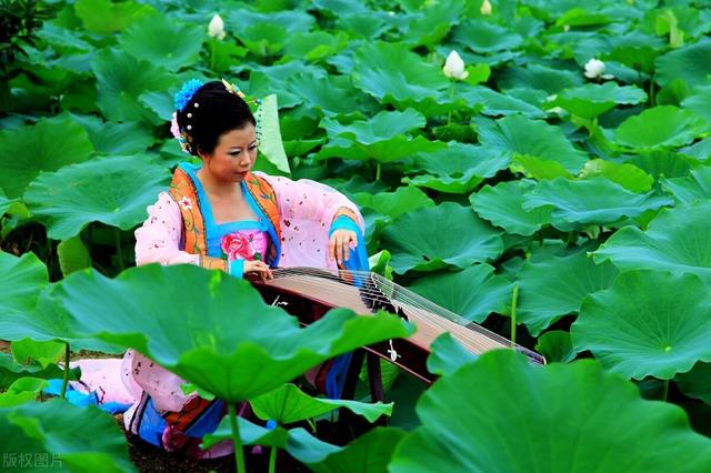 女人想玩玩你的感情時,都會在那些方面體現