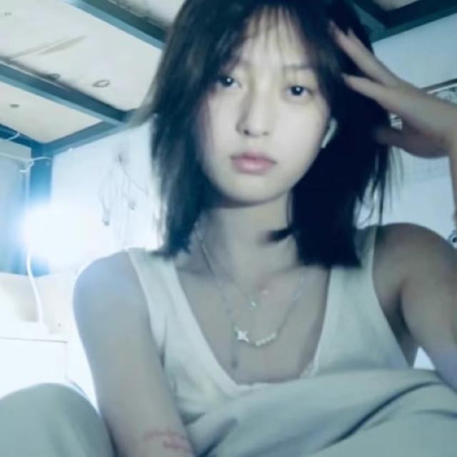 2022最新可愛憂郁風，微信QQ女生頭像，艾特閨蜜換上