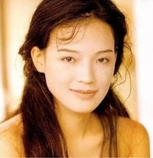 7位“一脫成名”的女星，有人成一線有人嫁豪門，有人成“癲王”