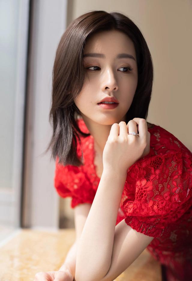 五位女星養眼美圖欣賞，個個美若天仙，你最喜歡誰呢？