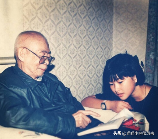 被譽為中國第一美女，與法拉利總裁談戀愛，朱珠到底靠什么？