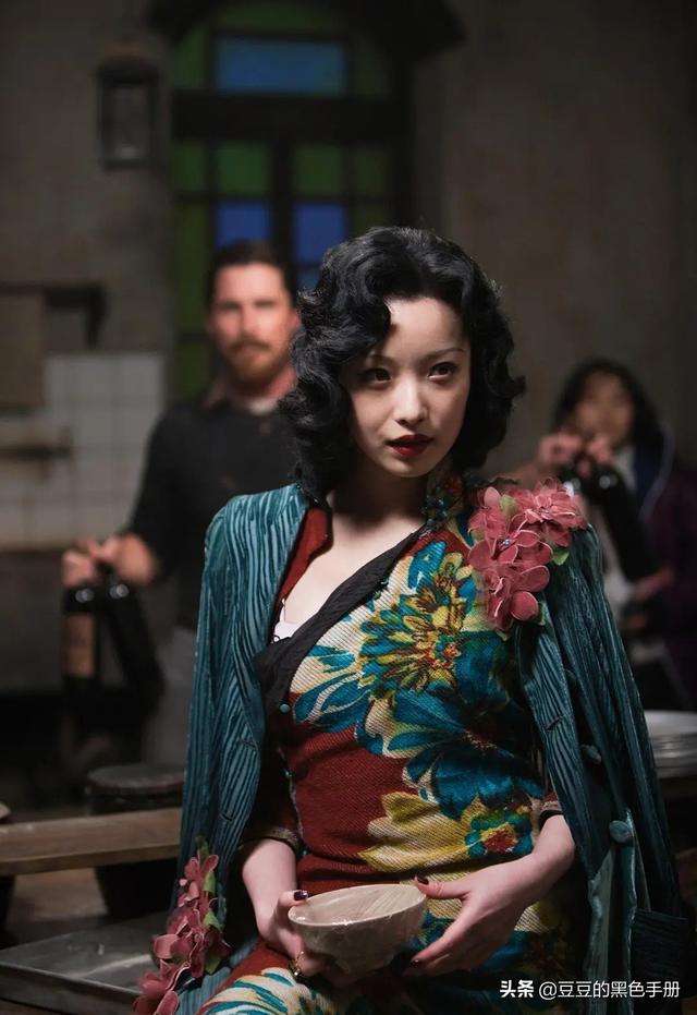 旗袍如照妖鏡，看看這17位女星，誰最驚艷，誰像偷穿大人衣服？