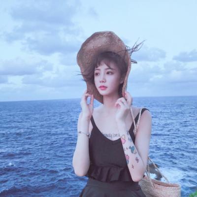 氣質女生海邊微信頭像獨一無二