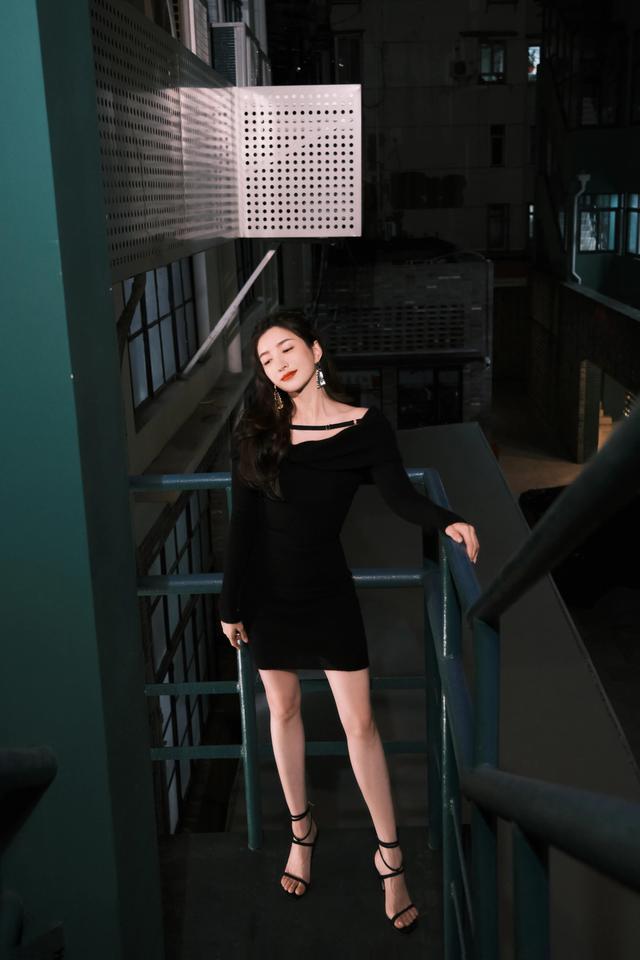 八位美女寫真，風姿綽約小天仙，驚鴻一瞥清流溪，有你喜歡的嗎？