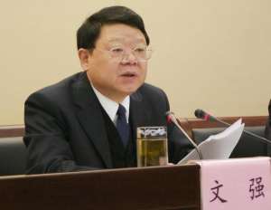 文強玩過的女星(“打黑局長”文強墮落史：霸占女警花10年，被捕時家中發現2000萬)