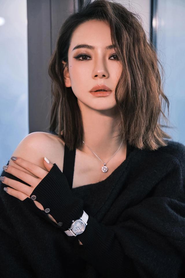 八位美女寫真，風姿綽約小天仙，驚鴻一瞥清流溪，有你喜歡的嗎？