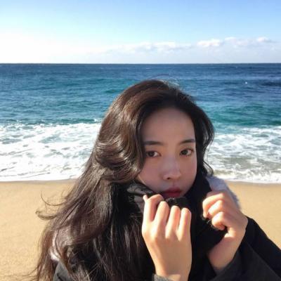 氣質女生海邊微信頭像獨一無二