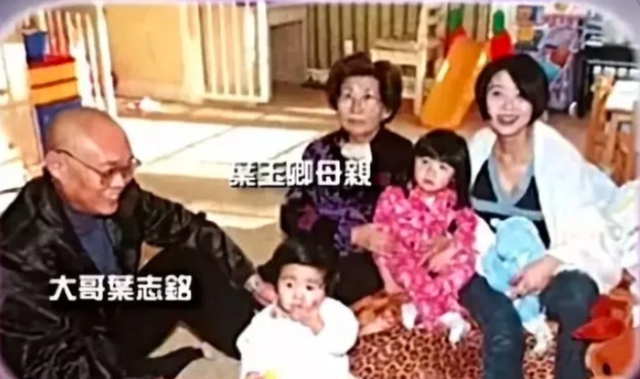 7位“一脫成名”的女星，有人成一線有人嫁豪門，有人成“癲王”