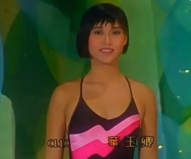 7位“一脫成名”的女星，有人成一線有人嫁豪門，有人成“癲王”