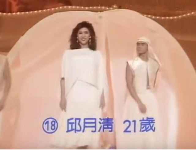 7位“一脫成名”的女星，有人成一線有人嫁豪門，有人成“癲王”