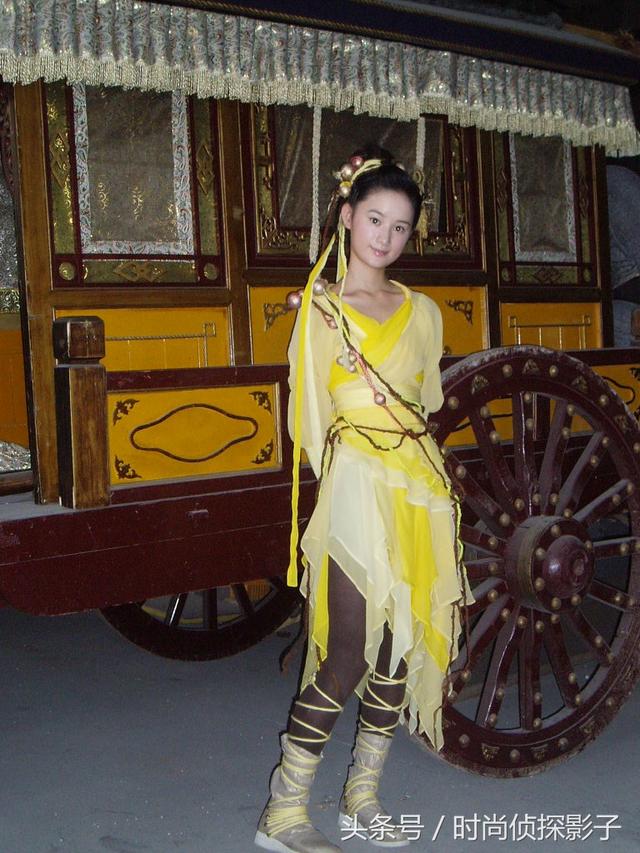 古裝黃裙美人，楊冪最貴氣、娜扎最可人、蔣夢婕美的讓人心醉