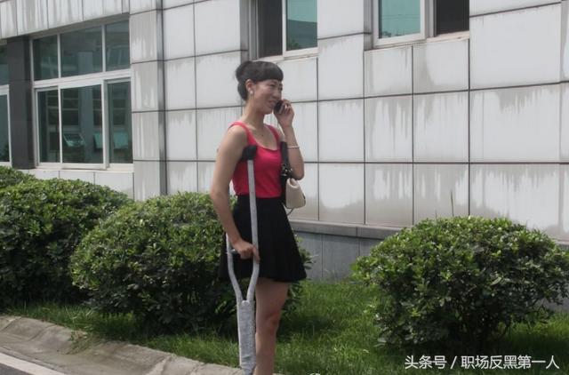 四川獨(dú)腿女孩：被網(wǎng)友稱“東方維納斯”，收到1萬多封情書仍獨(dú)身