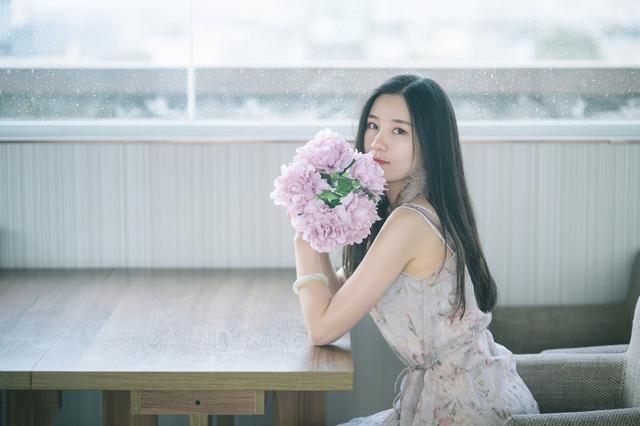 高清美女圖片，張張可當壁紙哦