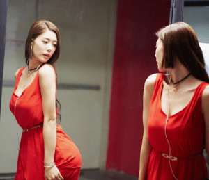 美女乳交(“亞洲第一美女”有多撩人？穿上無痕褲那一刻，男人的眼光太真實)