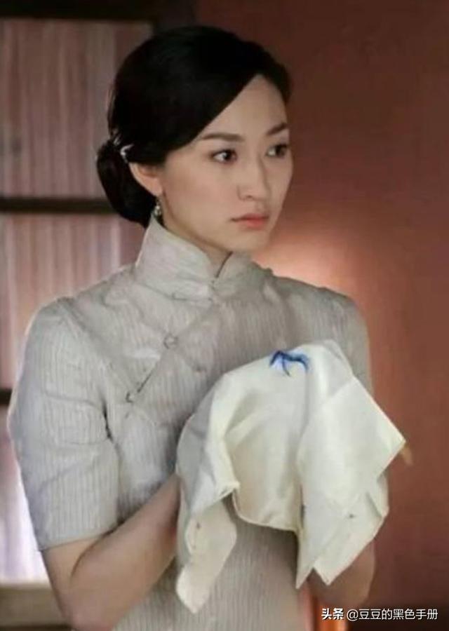 旗袍如照妖鏡，看看這17位女星，誰最驚艷，誰像偷穿大人衣服？