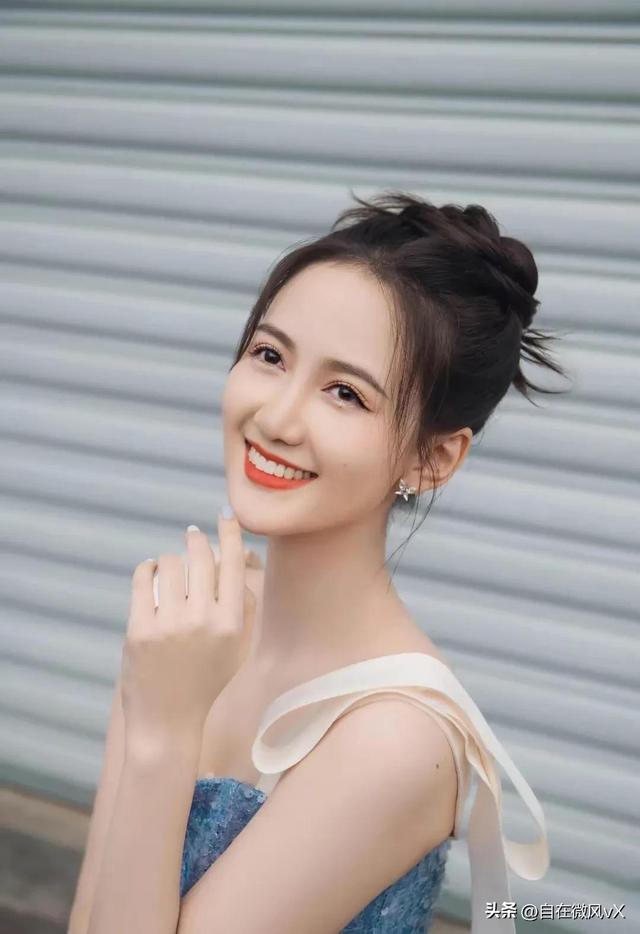 美女馬萱，清新甜美，這笑容太治愈了