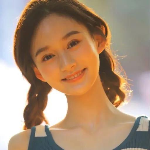 今夏的一匹黑馬！她的“藝考形體照”被瘋傳，這個叫夏夢的女孩火了