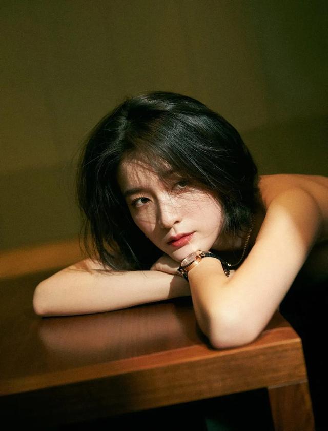 八位美女寫真，風姿綽約小天仙，驚鴻一瞥清流溪，有你喜歡的嗎？