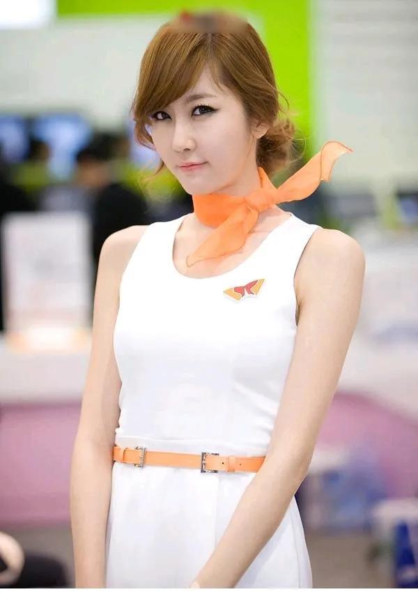 韓國美女崔星兒電眼勾人藝術(shù)照