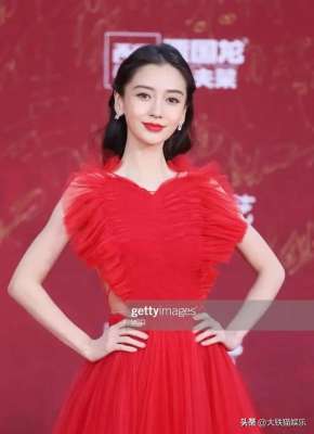女明星紅毯(恭喜女星紅毯斗艷“風向”變了，捂得嚴實還艷壓群芳，才是真美)