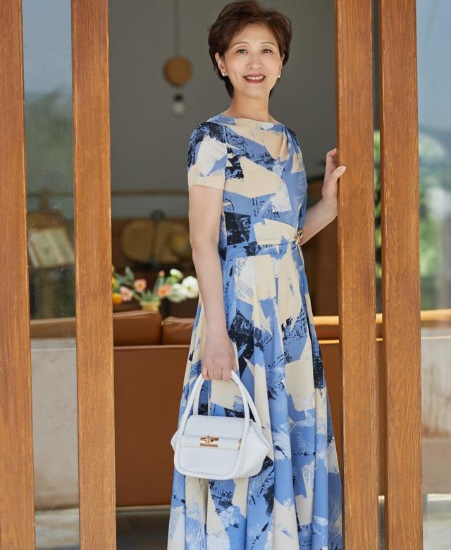 為什么女人過了五十歲更愛短發？看看她們就知道，利落又有氣質
