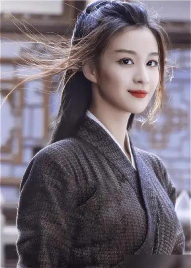 古典美女王楚然,她甜甜的笑容好治愈