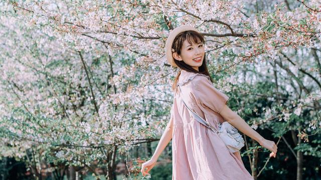 高顏值極品美女優(yōu)雅氣質(zhì)魅力寫(xiě)真
