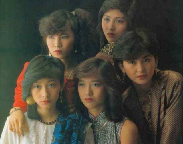 7位“一脫成名”的女星，有人成一線有人嫁豪門，有人成“癲王”