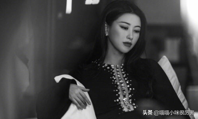 被譽為中國第一美女，與法拉利總裁談戀愛，朱珠到底靠什么？