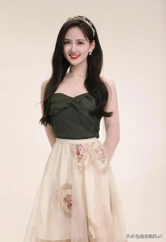 美女馬萱，清新甜美，這笑容太治愈了