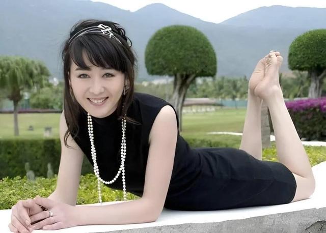 李琳：被前夫的謊言傷害，再嫁二婚小丈夫，10年婚姻幸福中有遺憾