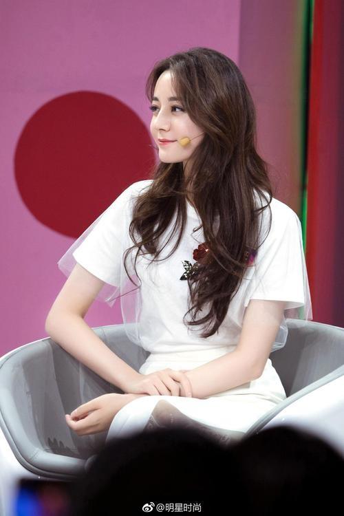 給國內“10大美女演員”排名，林志玲僅第6，迪麗熱巴高居第3