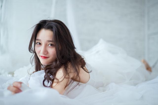 高清美女圖片，張張可當壁紙哦