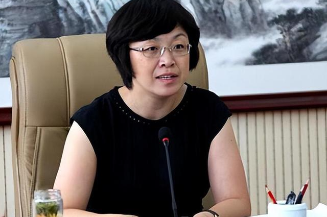 “美女市長”楊曉波,為升遷出賣色相委身多位高官,斂財1400萬