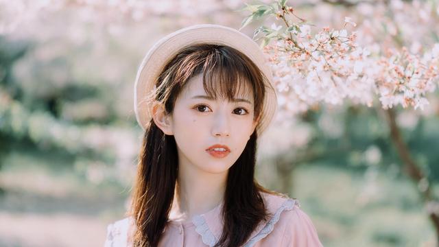 高顏值極品美女優(yōu)雅氣質(zhì)魅力寫(xiě)真