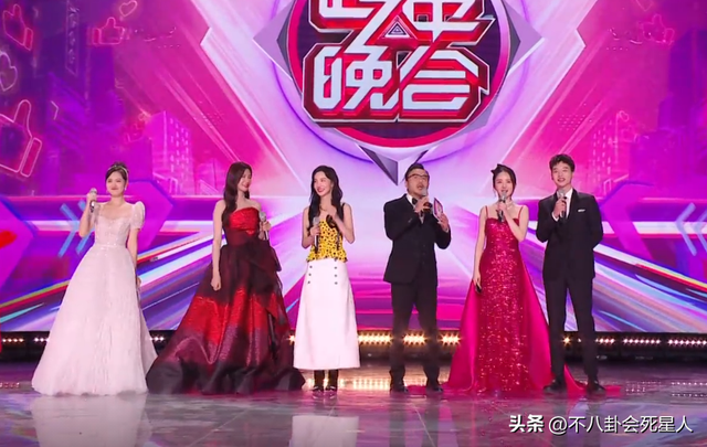 26位女星跨年斗艷：楊冪短裙裹貂，娜扎緊身亮片，個(gè)個(gè)出狠招