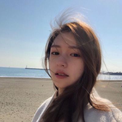 氣質女生海邊微信頭像獨一無二