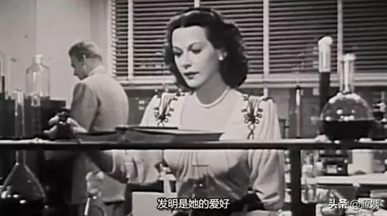 她16歲成為女明星，全裸出鏡，是wifi之母，卻被逼凈身出戶…