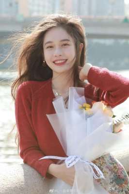 女生傷感圖片(這張憂郁的甜妹臉，隨便一張都是會被美少女們拿來做頭像的程度)