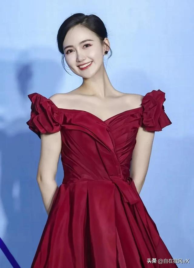美女馬萱，清新甜美，這笑容太治愈了
