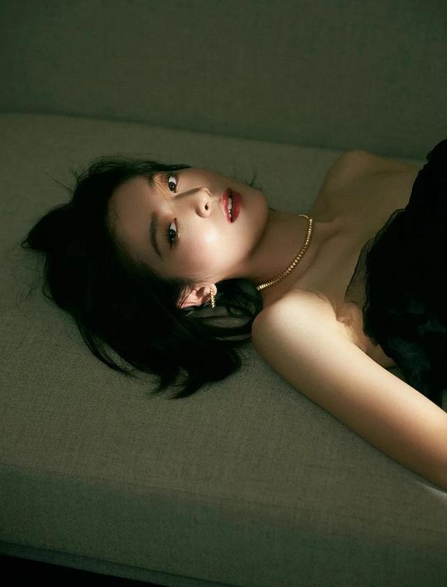 八位美女寫真，風姿綽約小天仙，驚鴻一瞥清流溪，有你喜歡的嗎？