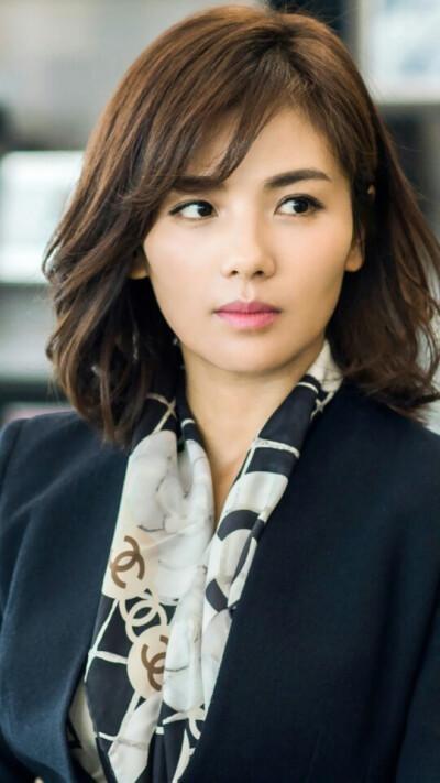 給國內“10大美女演員”排名，林志玲僅第6，迪麗熱巴高居第3
