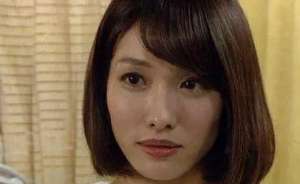 女生被干(17歲男孩與38歲干姨錯(cuò)愛，被發(fā)現(xiàn)后跳樓，我們的孩子怎么了？)