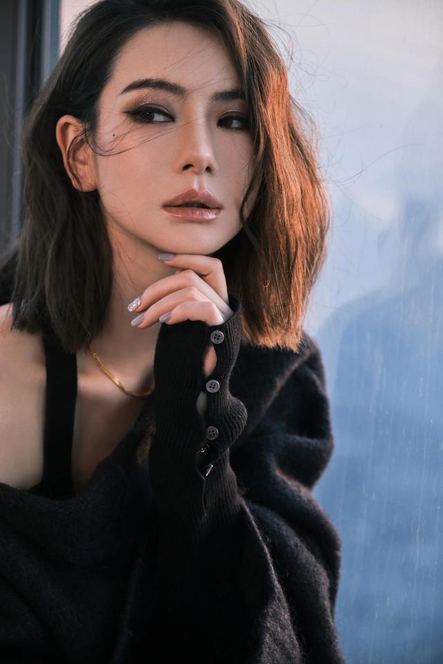 八位美女寫真，風姿綽約小天仙，驚鴻一瞥清流溪，有你喜歡的嗎？