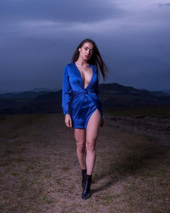 蜜瓜美臀+“胸”猛歐派！意大利辣妹Eleonora性感私照