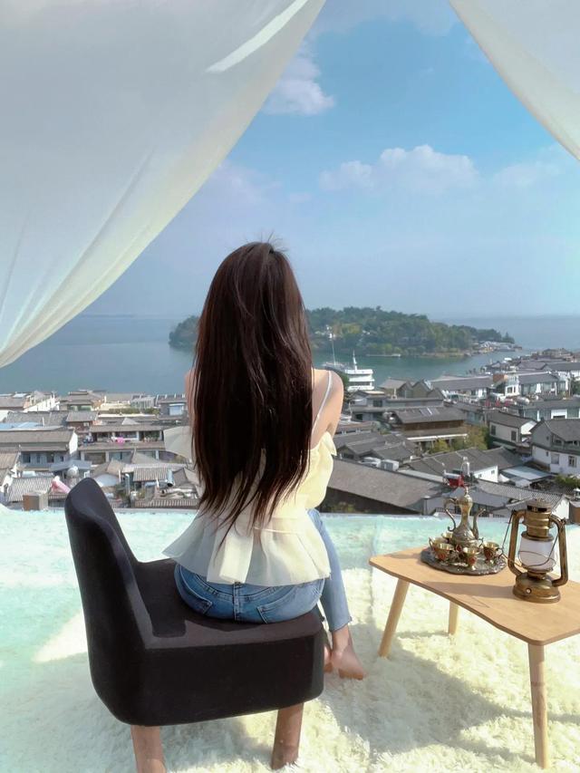 超漂亮美女穿搭緊身牛仔褲 身材完美展示