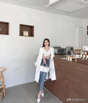 美女牛仔褲圖片(唯美清新的緊身牛仔褲美女，曼妙身材舒適養眼，盡顯迷人曲線)